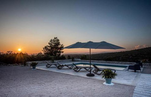 1 Bedroom Lovely Home In Bobovisca - Foto 7