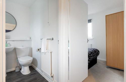 CONTRACTORS, Central MK, Free off street Parking, close to amenities, Managed by Chique Properties Ltd - Foto 25