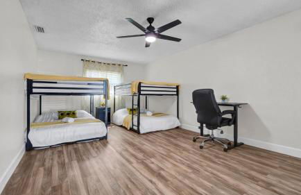 Relax in Lakeland Home, Swim, Pool, Arcade LegoLand, Disney, Bush Garden - Foto 27