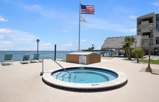 Updated Unit With Beautiful Florida Bay Sunsets 1 Bedroom Condo by RedAwning - Photo 21