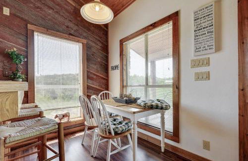 Regal Riverfront Retreat - Foto 34