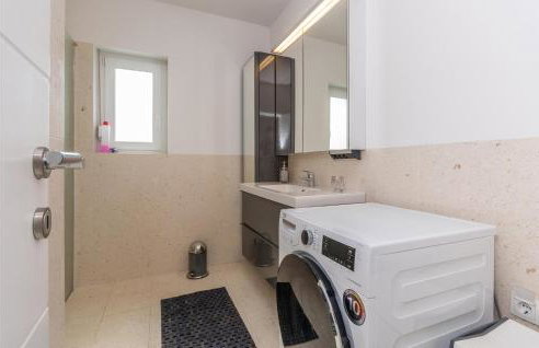 4 Bedroom Cozy Home In Donja Jagodnja - Foto 40