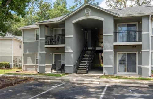 Rustic Luxe Loft , A King Bed Hideout with Edge - Foto 2