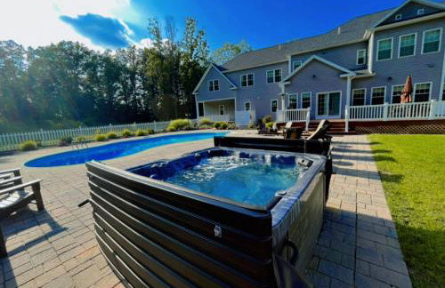 9 Bedroom Saratoga Retreat, In-Ground Heated Pool, HotTub, Firepit, Gourmet Kitchen, Private Office - Foto 12