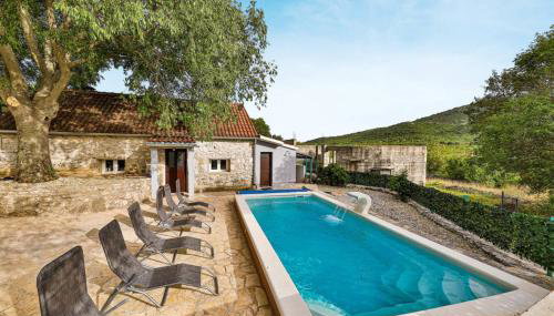 Countryside Idyllic Holiday Home With Pool - Photo 4