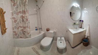 Centrico piso a 5 min de la playa, ac, wifi y parking incluido - Foto 3