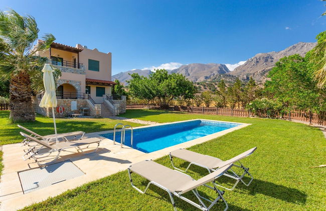 Spiros Beach Villa Large Private Pool Walk to Beach Sea Views A C Wifi Car Not Required - 971 - Foto 8