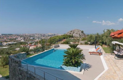 Two-Bedroom Apartment In Mravince - Photo 4