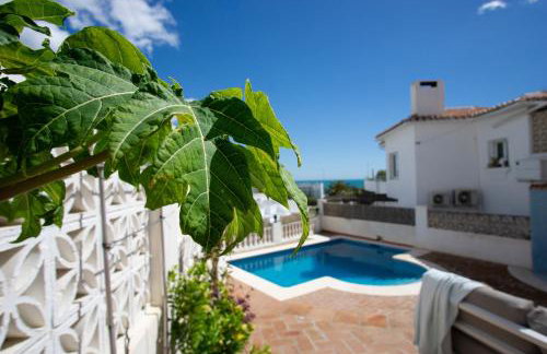 Private Beach Villa for 6 with Seaview, Pool & big Sun Terrace - Foto 37