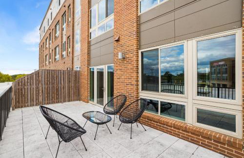Chic 1BR Alexandria Retreat - Fast Metro Access - Photo 21