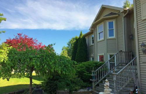 Beachfront~Private Sand Beach~Close Mackinac Ferry - Foto 32