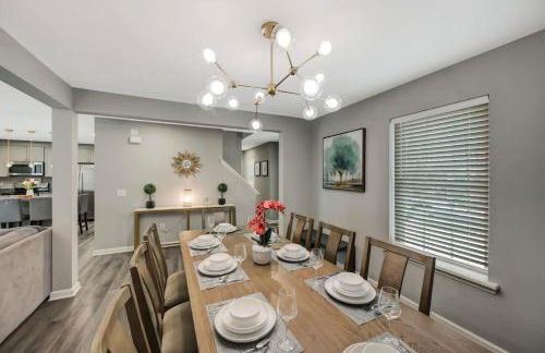 Modern 5BR, Kid-Friendly Home In Poconos with Pool Table - Foto 24