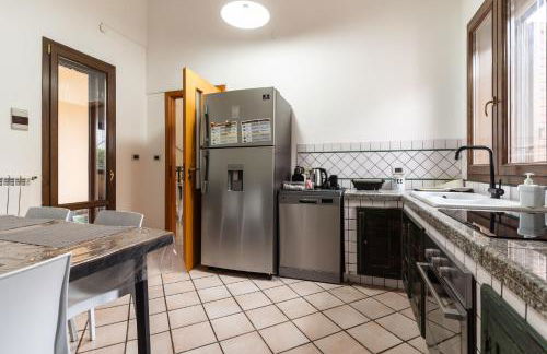 Deep Blue Sea - Photo 34