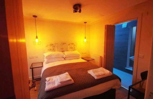 Amazing Cottage & detached Annex sleeps 8, Extra Deep Hot tub, Super Fast wifi, New for 2024 is the addition of Wood Fired Sauna - Foto 27