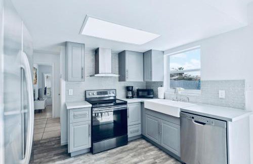 2BR Home with Private Pool, Fire Pit and Grill - Foto 39