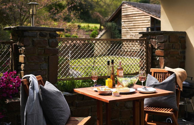 Swifts Return in Lower Ashton - Foto 37