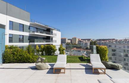 Soft Modern Flat With Pool & Gym by LovelyStay - Photo 36