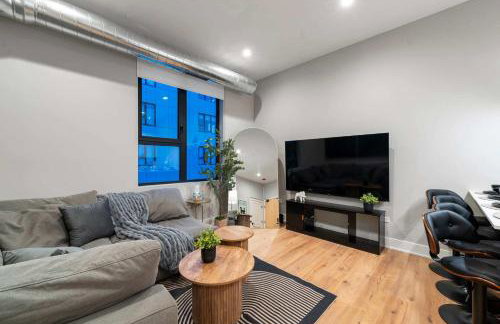 Steps from the Lake Edgewater Modern 2BD 2BA - Photo 9