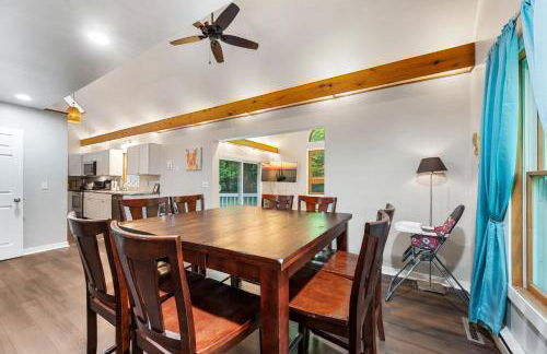 Scandia - Hot Tub, Arcade, Dog-Friendly, and Walk to Marina! - Foto 9