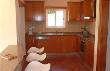 Lovely Burgau villa just 3 mins walk from beach - Foto 17