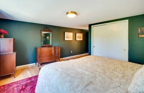 Lake George Oasis with 9 Acres, Hot Tub and Game Room! - Foto 23