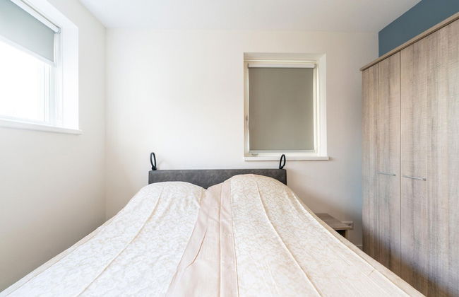 Holiday Home in Scherpenisse With Sauna - Photo 3