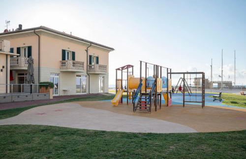 Sea View Apartment - 2 Bedrooms - Foto 35