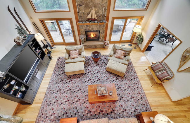 Elk Hollow by Avantstay Lakefront Chalet w/ Game Room & Fire Pit - Photo 13