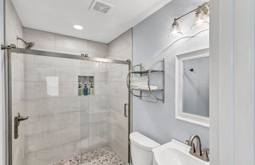 Modern Couples Retreat , Lakefront, Private Dock - Foto 13