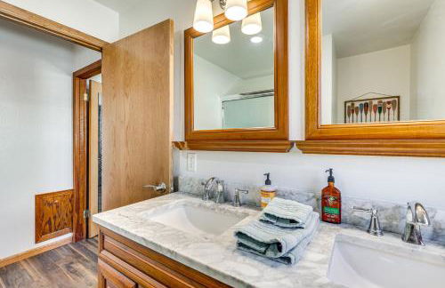 half Mi to Dtwn Pierre Family Home with Patio - Foto 13