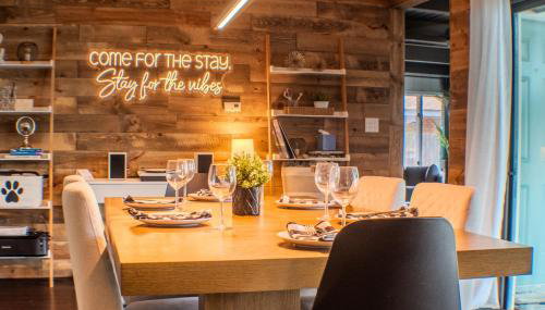 Waterfront Home with Arcade, MassageChair, Firepit, Infinity Game Table - Foto 4