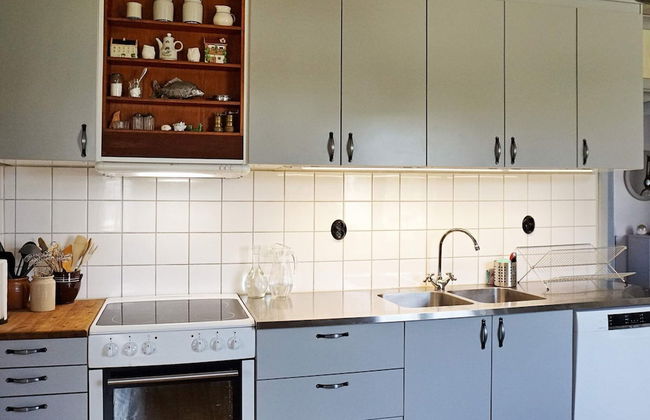 6 Person Holiday Home in Tanumshede - Photo 5