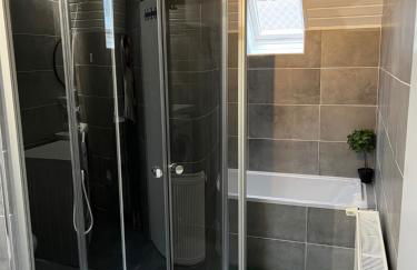 Dans Maison privée Appartement de charme, 70m2 avec pergola Et jardin à 15min centre de Strasbourg Chez Regine - Foto 36