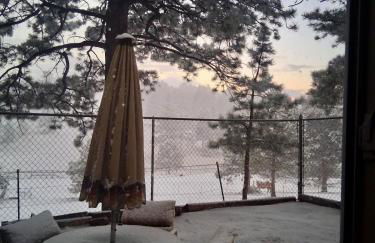 Cozy Rustic Retreat on a Horse Ranch with Stunning Pikes Peak Views and Serenity Minutes from Downtown Woodland Park - Foto 3