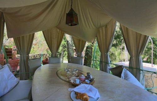 Huge Holiday Home in Marina di Castagneto Carducci near Sea - Foto 66