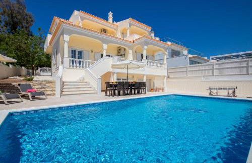 Villa Casa Castelo - Refúgio com piscina aquecível e BBQ na Galé, Albufeira - Foto 12