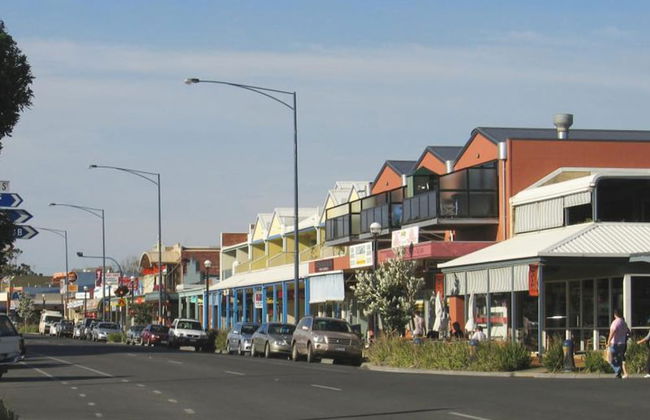 Hampton on Apollo - Ocean Mountain View Creekside Retreat Pet Friendly Free EV Charger Fireplace Wood Supplied During Winter - Photo 31