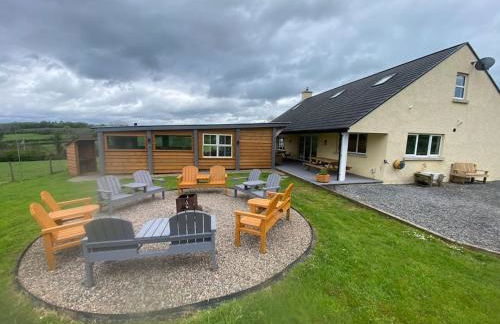 Sleeps 18 Double Decker Bus Hot Tub Sauna Cinema Pets - Foto 15