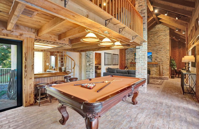 8BR Gem With Pool, Lake View & Tons of Amenities! - Foto 145