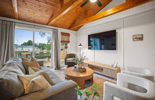 10min to NRG | Hot tub | Sauna | Firepit | 4br 3ba - Foto 6