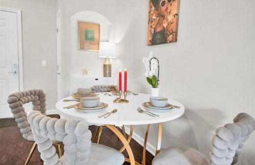 Lux Oasis in Woodland Hills - Foto 10