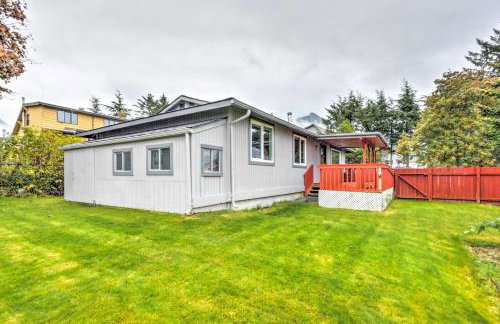 Walkable Sitka Getaway with Community Perks! - Foto 22