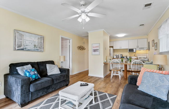 Beautiful Sea Gem - Condo 1 4 mi From Beach w Pool - Foto 54