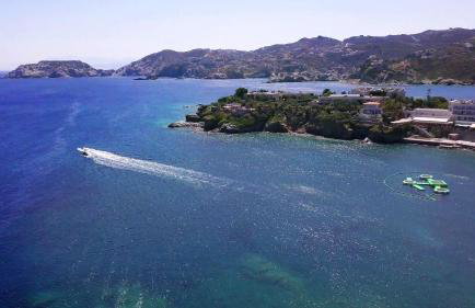 Family seaside Kladissos Villa with private heated pool! - Photo 61