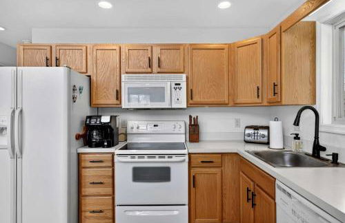 Bright Mountain Cabin with Game Room & Golf Course Views Near Hedgesville, West Virginia - Foto 34