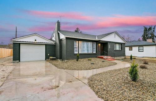 CUTE Remodeled Midcentury Cottage on Boise Bench - Photo 5