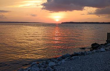 The Gemini-a dreamy, waterfront tiny cabin - Foto 70