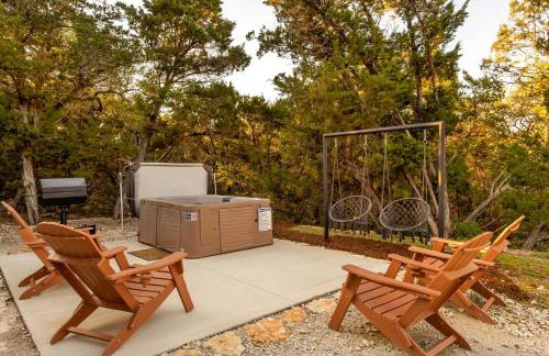 Canyon Family Yurt Cabin - Hot Tub Loft Full Kitchen & Bath - Photo 22