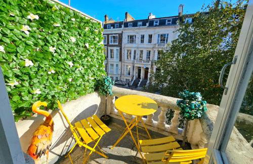 Charming Home with Private Balcony, on 1st floor, with 2 Bathrooms, 3 min walk to Earl's Court Station - Photo 14