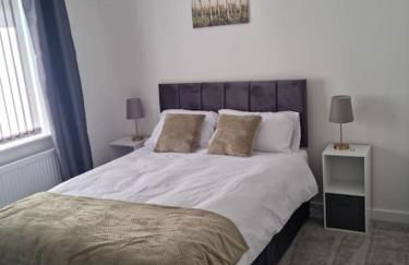 5 bedroom house - Cheshire Oaks - Photo 14